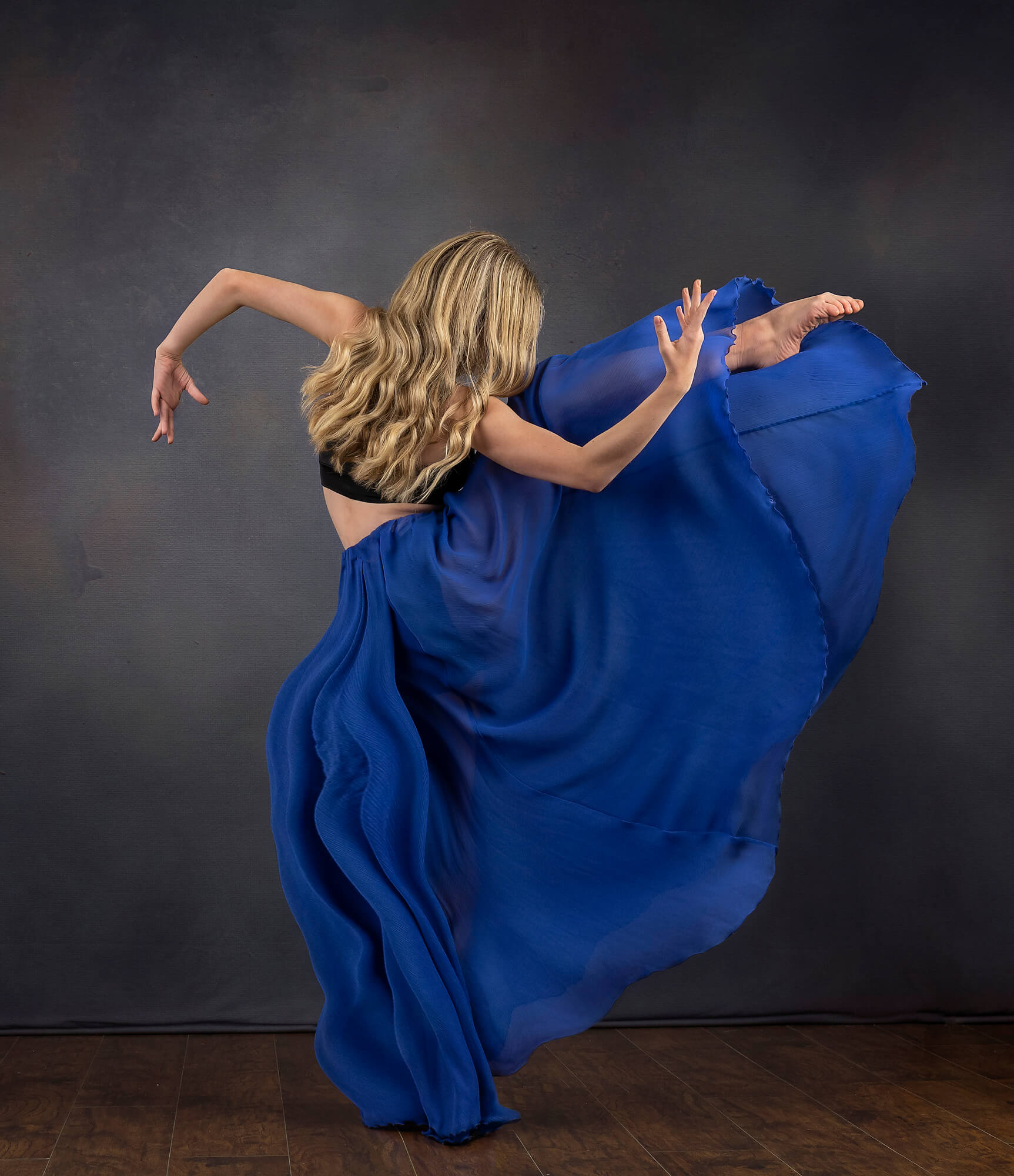 Palos Verdes HS dancer in blue skirt
